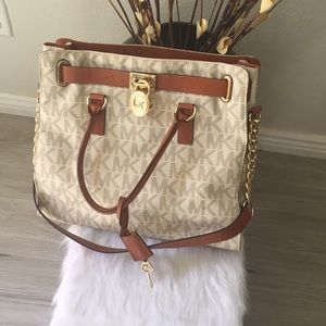 Michael kors purse